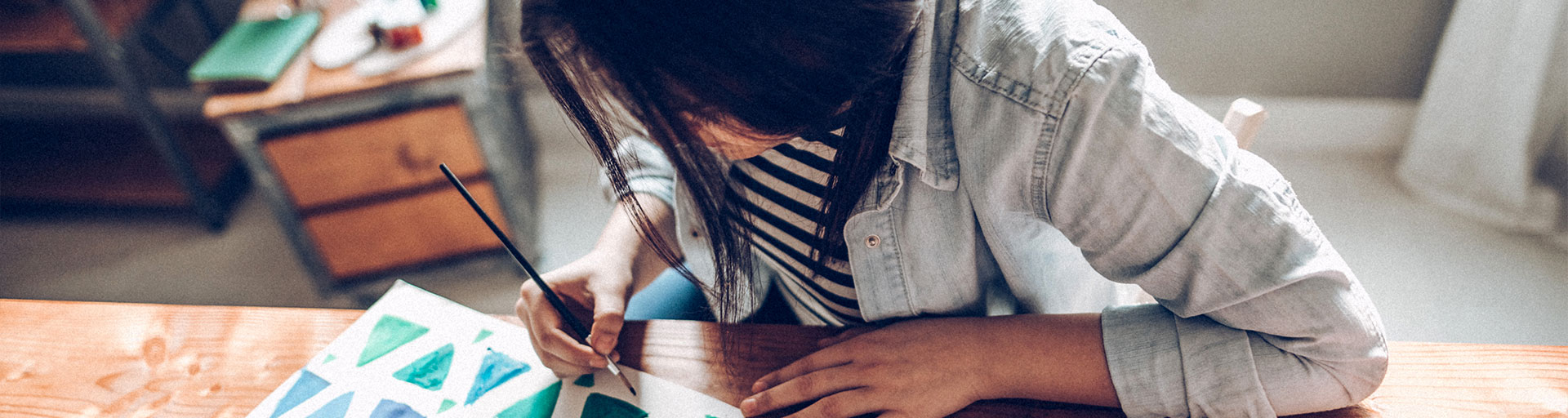 girl painting